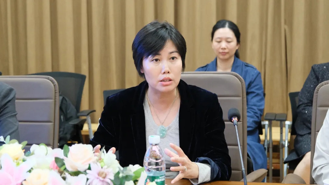 華珠舉行人工智能學(xué)院科技小院揭牌儀式7.jpg